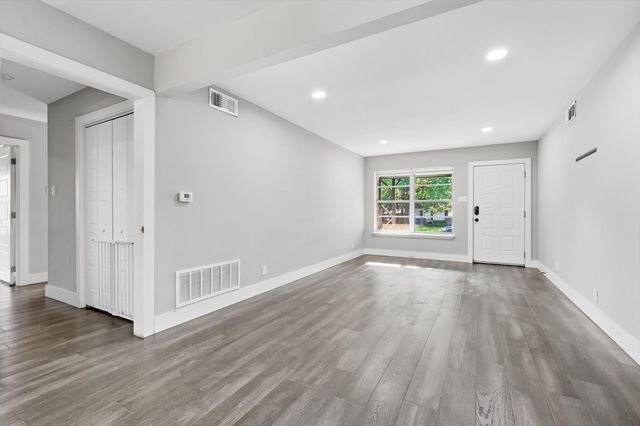 6611 Highgate Lane, Dallas, TX 75214