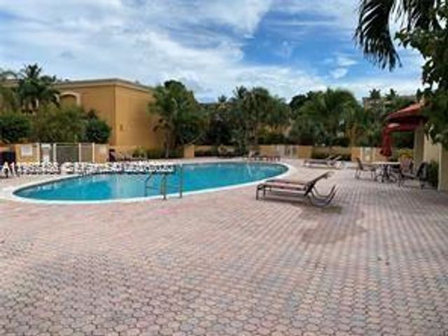 18017 NW 68th Ave A-101, Hialeah, FL 33015