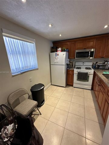 18017 NW 68th Ave A-101, Hialeah, FL 33015