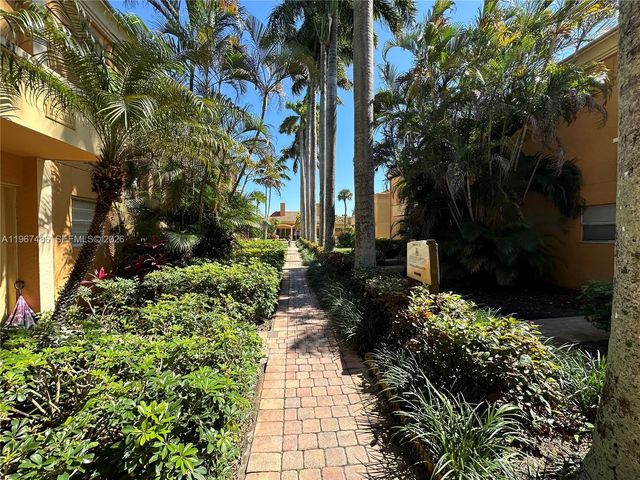 18017 NW 68th Ave A-101, Hialeah, FL 33015