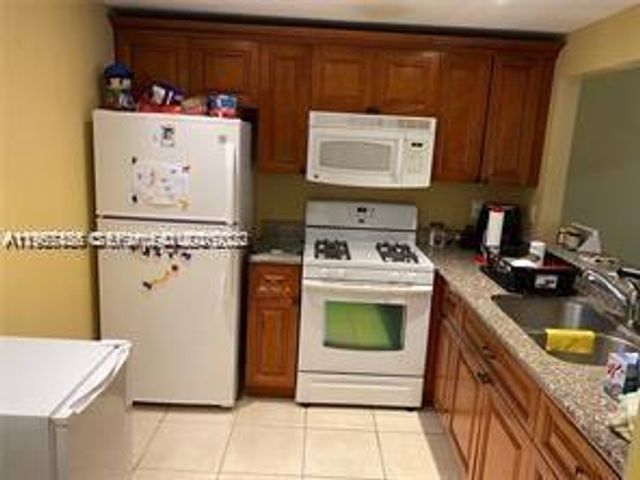 18017 NW 68th Ave A-101, Hialeah, FL 33015