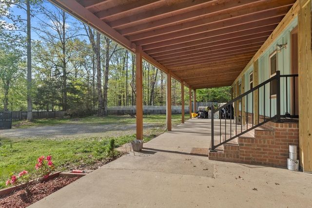 2354 Wayne Rd, Bon Aqua, TN 37025