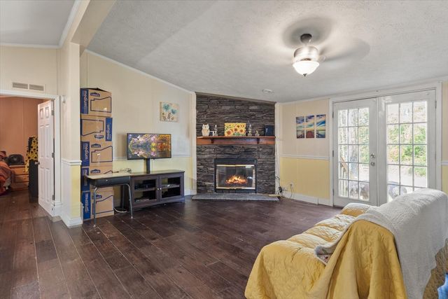 2354 Wayne Rd, Bon Aqua, TN 37025