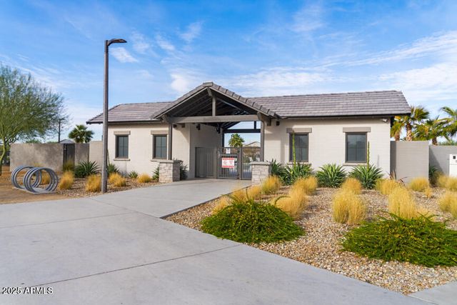 8743 W PASADENA Avenue, Glendale, AZ 85305