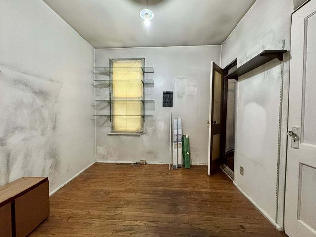 5437 N Linder Avenue, Chicago, IL 60630