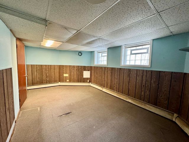 5437 N Linder Avenue, Chicago, IL 60630