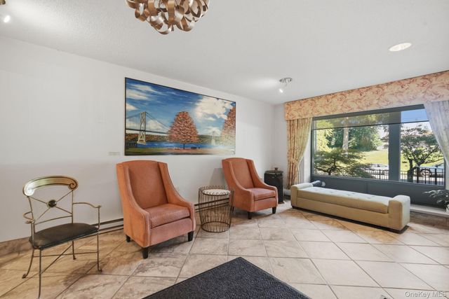 160 Academy Street 3P, Poughkeepsie, NY 12601