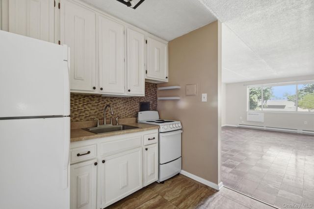 160 Academy Street 3P, Poughkeepsie, NY 12601