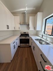 2715 1/2 W 95th Street, Inglewood, CA 90305