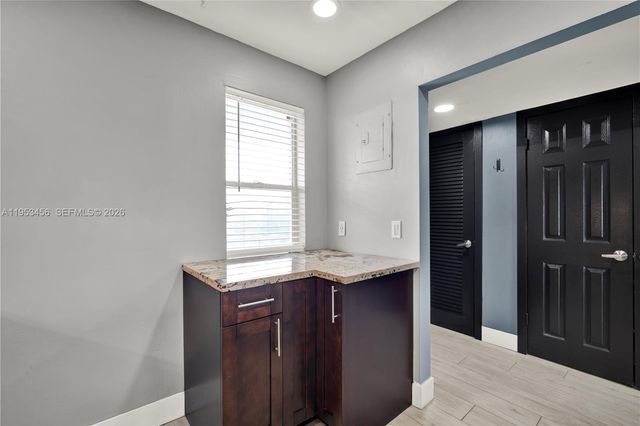 950 Hillcrest Dr 414, Hollywood, FL 33021