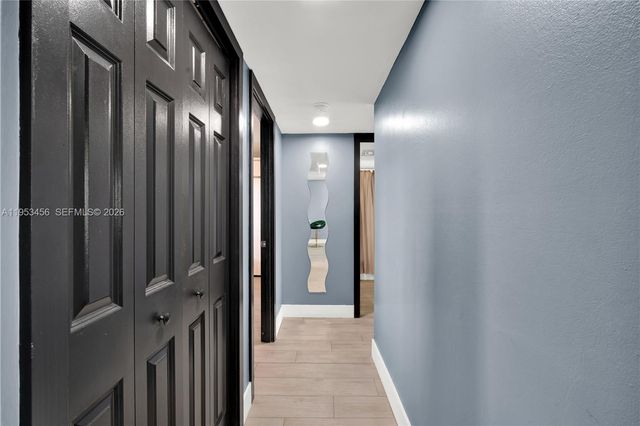 950 Hillcrest Dr 414, Hollywood, FL 33021