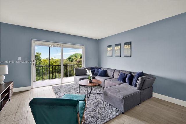 950 Hillcrest Dr 414, Hollywood, FL 33021