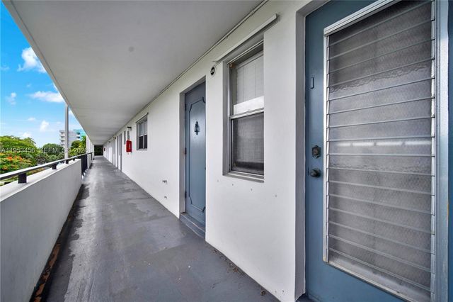 950 Hillcrest Dr 414, Hollywood, FL 33021