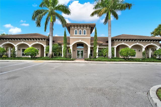 950 Hillcrest Dr 414, Hollywood, FL 33021