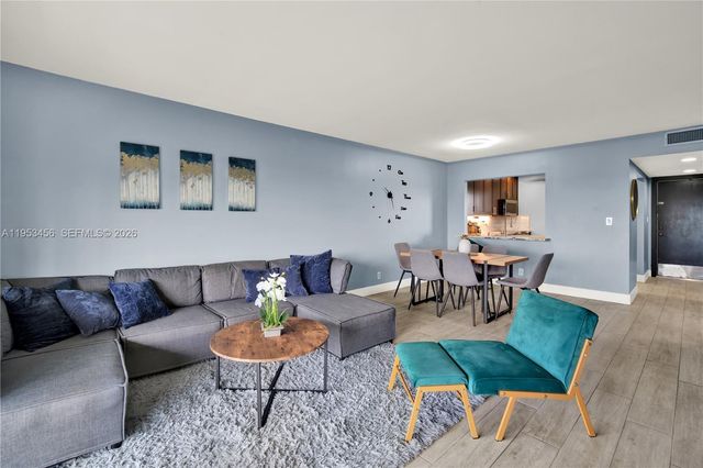 950 Hillcrest Dr 414, Hollywood, FL 33021