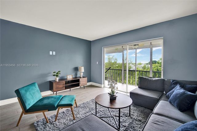 950 Hillcrest Dr 414, Hollywood, FL 33021