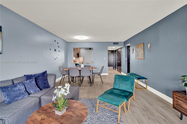 950 Hillcrest Dr 414, Hollywood, FL 33021