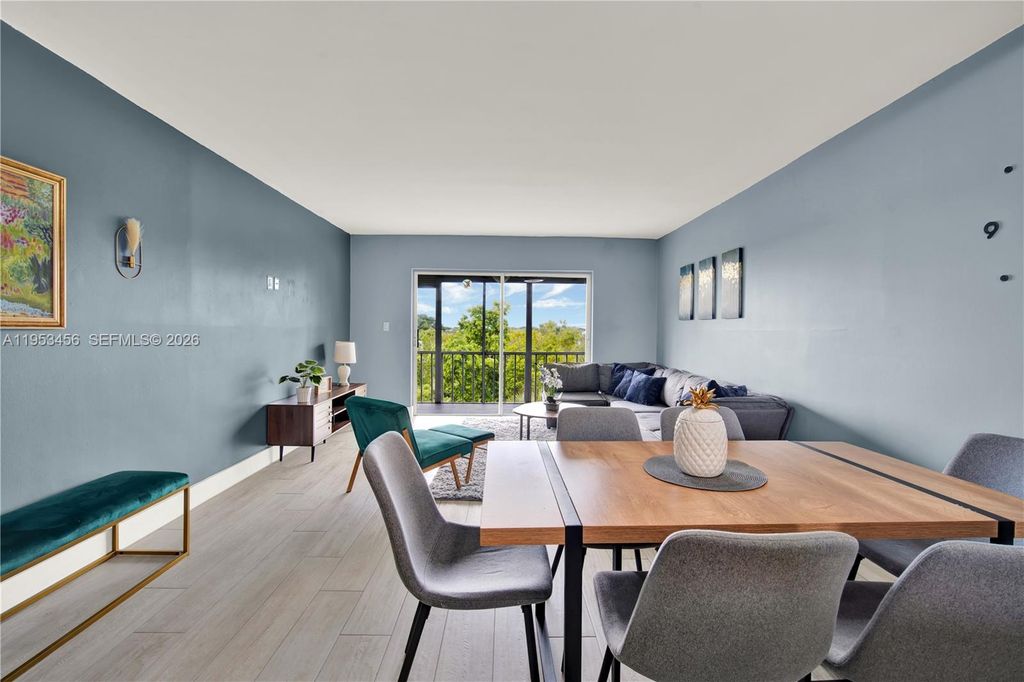 950 Hillcrest Dr 414, Hollywood, FL 33021