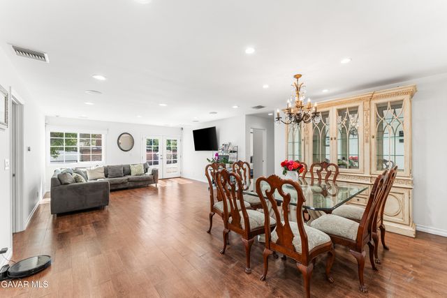 7222 Fallbrook Avenue, West Hills, CA 91307