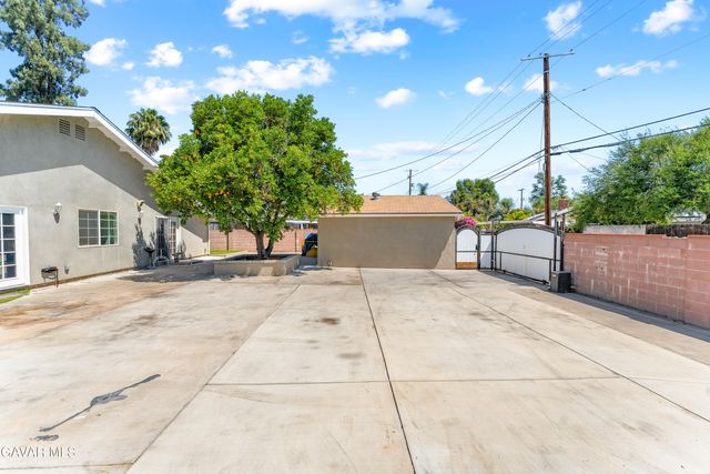 7222 Fallbrook Avenue, West Hills, CA 91307