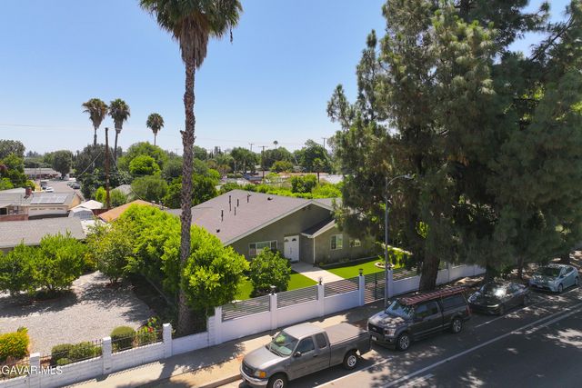 7222 Fallbrook Avenue, West Hills, CA 91307