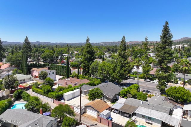 7222 Fallbrook Avenue, West Hills, CA 91307