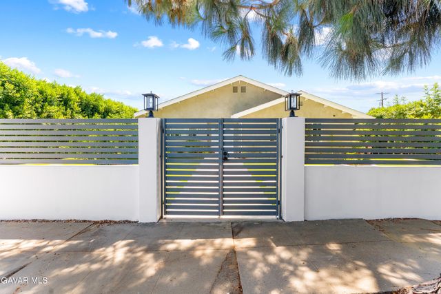 7222 Fallbrook Avenue, West Hills, CA 91307