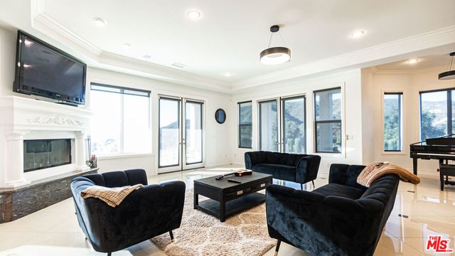 8321 Overview Court, Yucaipa, CA 92399