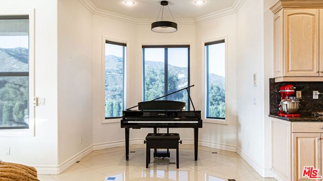 8321 Overview Court, Yucaipa, CA 92399