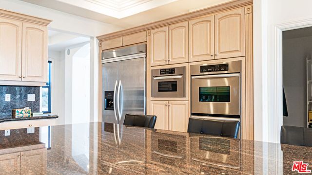 8321 Overview Court, Yucaipa, CA 92399