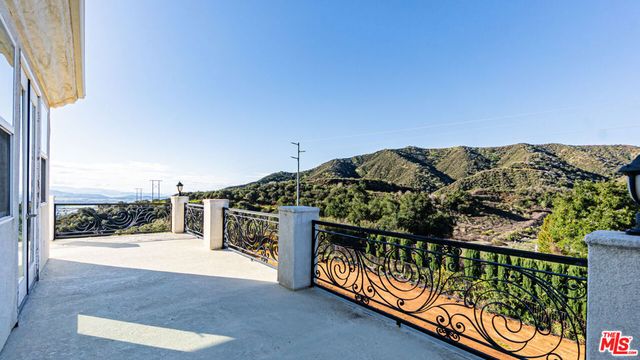 8321 Overview Court, Yucaipa, CA 92399