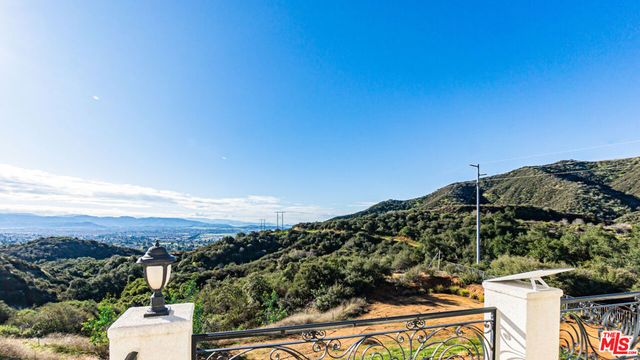 8321 Overview Court, Yucaipa, CA 92399