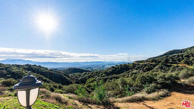 8321 Overview Court, Yucaipa, CA 92399