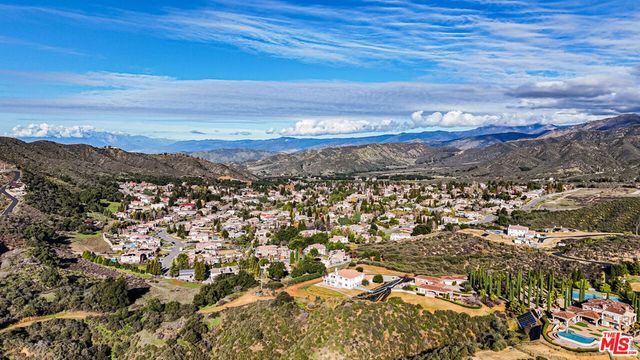 8321 Overview Court, Yucaipa, CA 92399