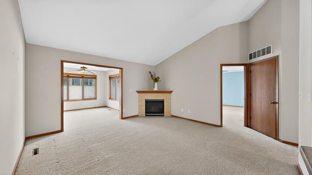 6427 Bandel Hills Lane NW, Rochester, MN 55901