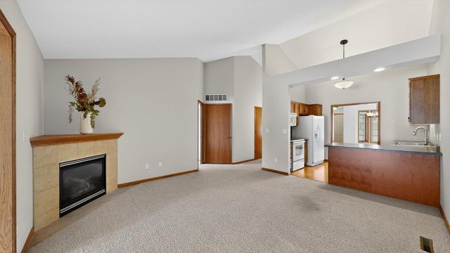 6427 Bandel Hills Lane NW, Rochester, MN 55901