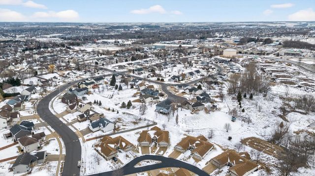 6427 Bandel Hills Lane NW, Rochester, MN 55901