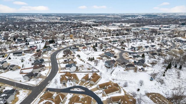 6427 Bandel Hills Lane NW, Rochester, MN 55901