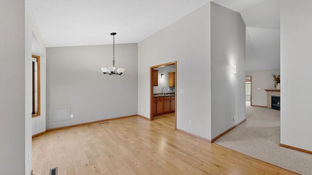 6427 Bandel Hills Lane NW, Rochester, MN 55901