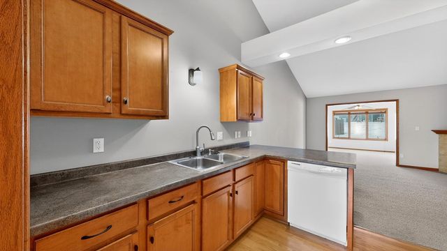 6427 Bandel Hills Lane NW, Rochester, MN 55901