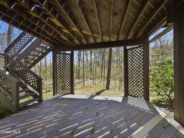874 Maxwell Drive, Niskayuna, NY 12309