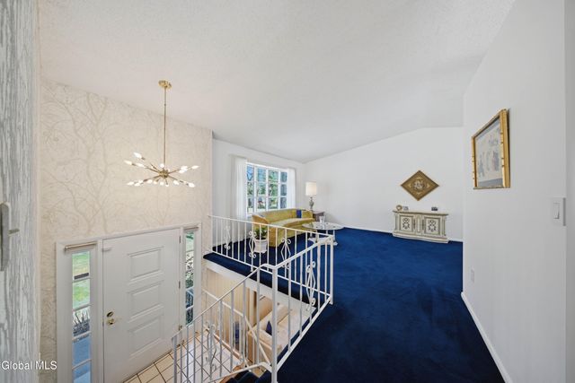 874 Maxwell Drive, Niskayuna, NY 12309