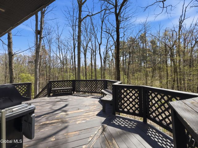 874 Maxwell Drive, Niskayuna, NY 12309