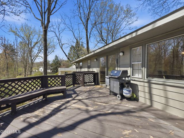 874 Maxwell Drive, Niskayuna, NY 12309