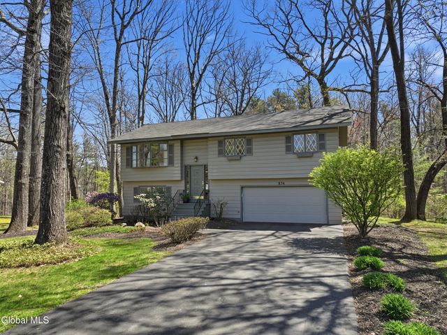 874 Maxwell Drive, Niskayuna, NY 12309