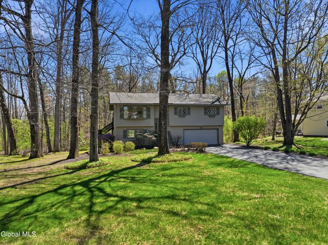 874 Maxwell Drive, Niskayuna, NY 12309