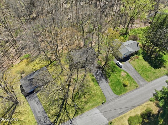 874 Maxwell Drive, Niskayuna, NY 12309