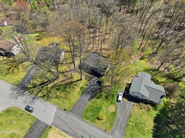 874 Maxwell Drive, Niskayuna, NY 12309