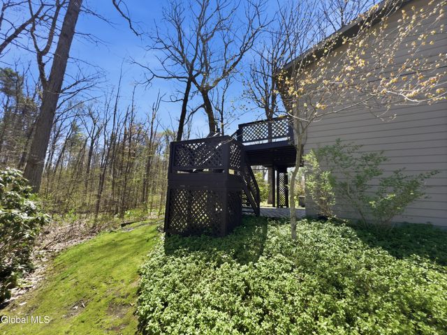 874 Maxwell Drive, Niskayuna, NY 12309