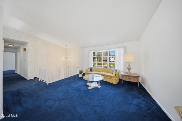 874 Maxwell Drive, Niskayuna, NY 12309